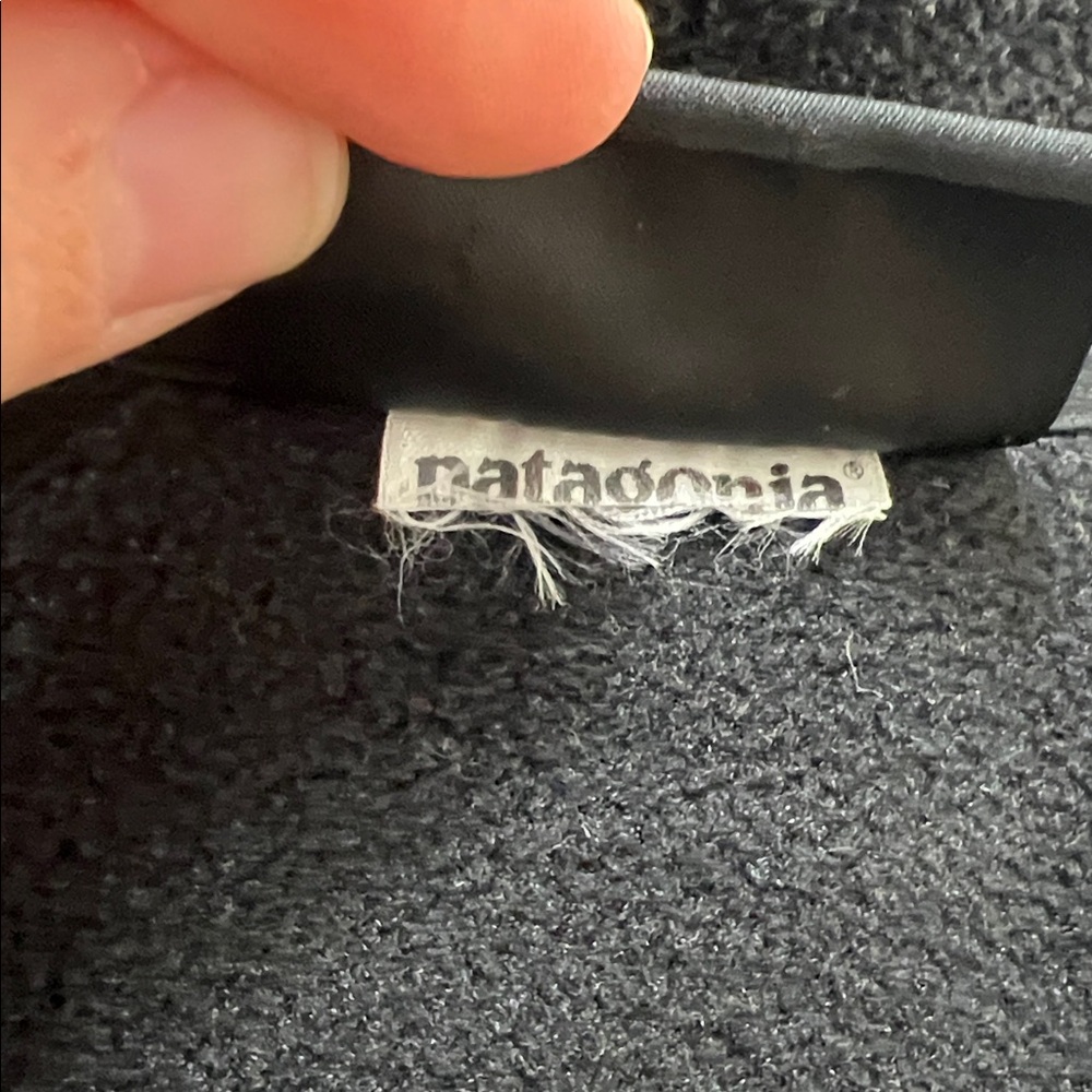 Black Patagonia Synchilla Vest - Picture 10 of 10
